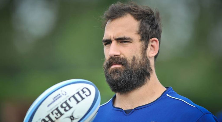 Bulls forward Josh Strauss