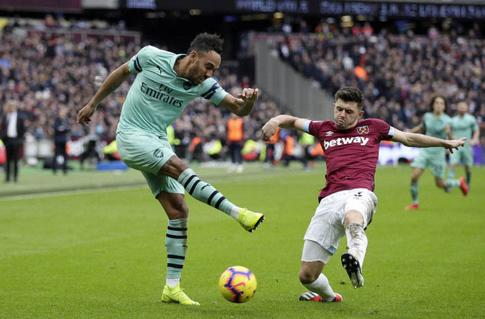 Aubameyang v Cresswell