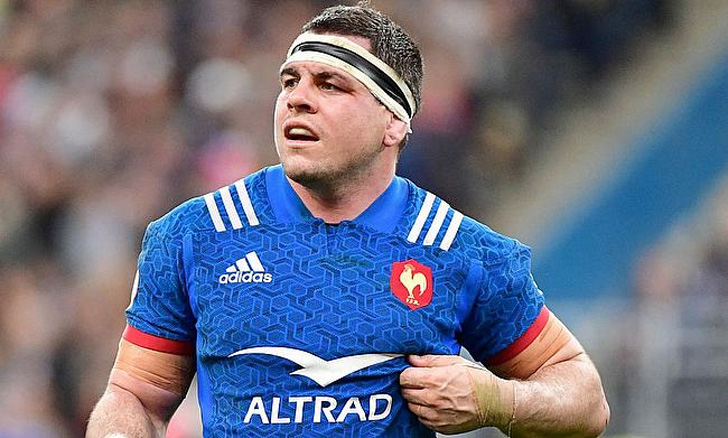 Guilhem Guirado in action for France