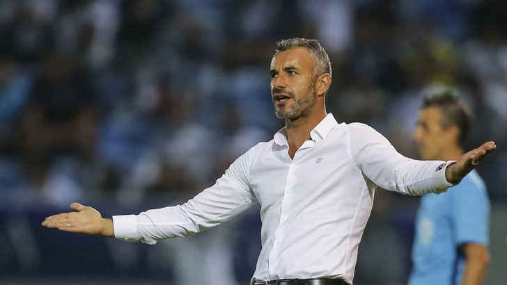 Guimaraes head coach Ivo Vieira